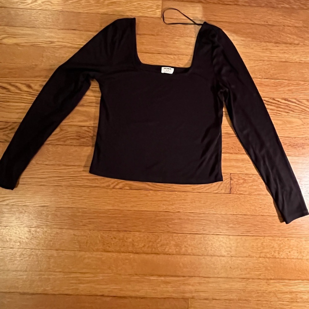 Square neck long sleeve top
